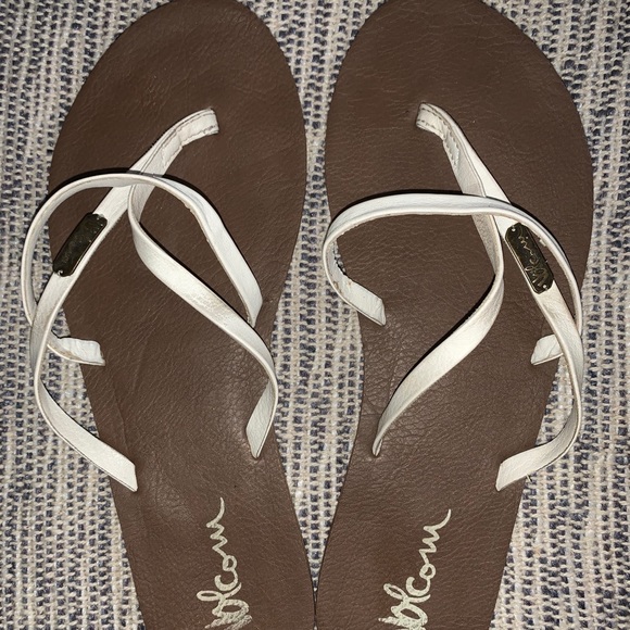 Volcom white strappy sandals - Picture 2 of 3